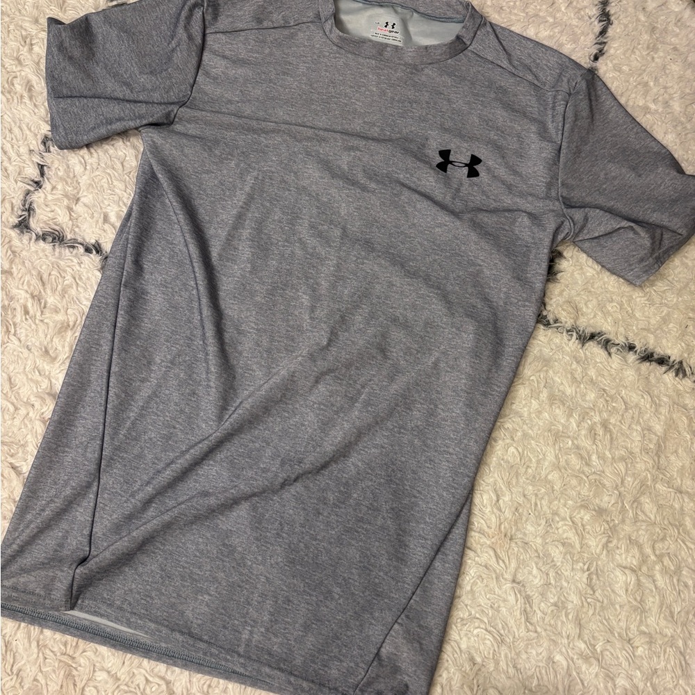 Under Armour Women’s Gray T-Shirt